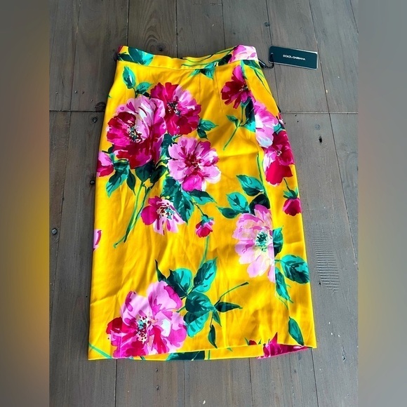 Dolce & Gabbana silk floral gold skirt NWT - Picture 1 of 4